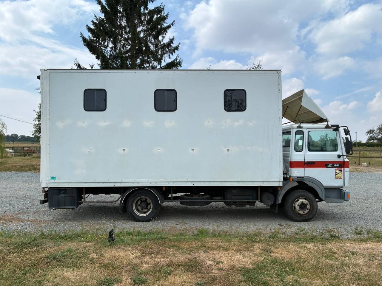 CAMION TRANSPORT 6 CHEVAUX – Image 2