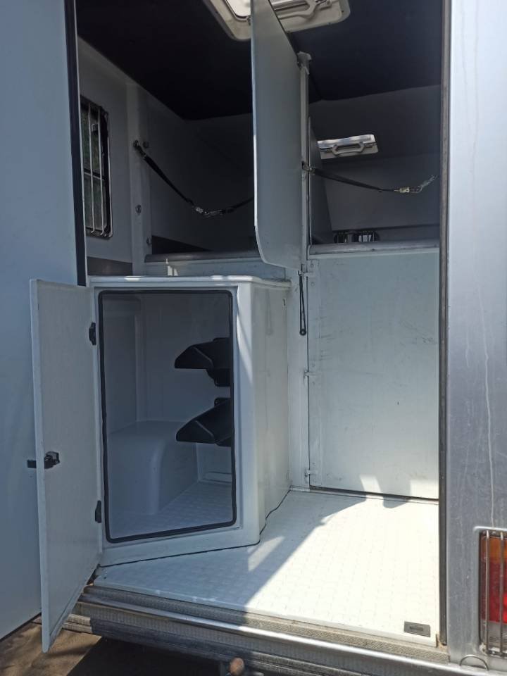Renault Master Carrosserie Chardron 5 places 2 Chevaux 150cv 2010 – Image 3
