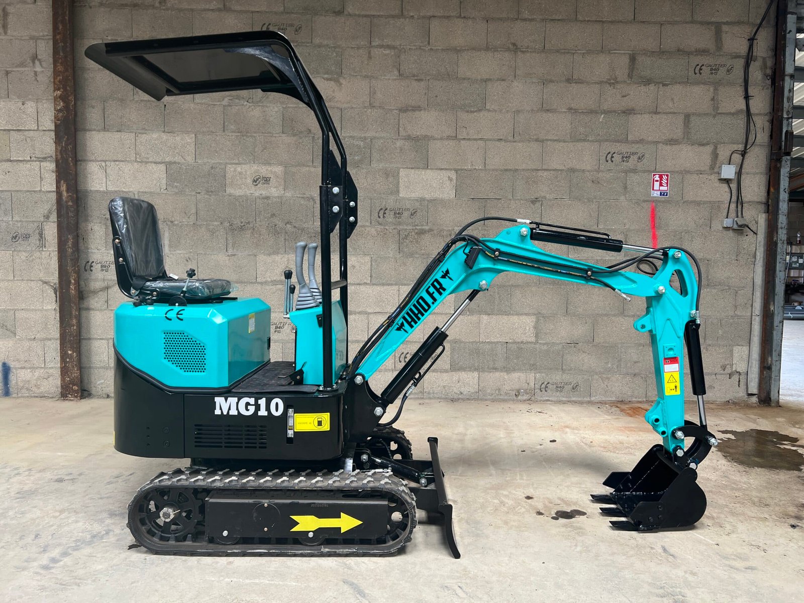 Mini pelle HT10C – Image 3