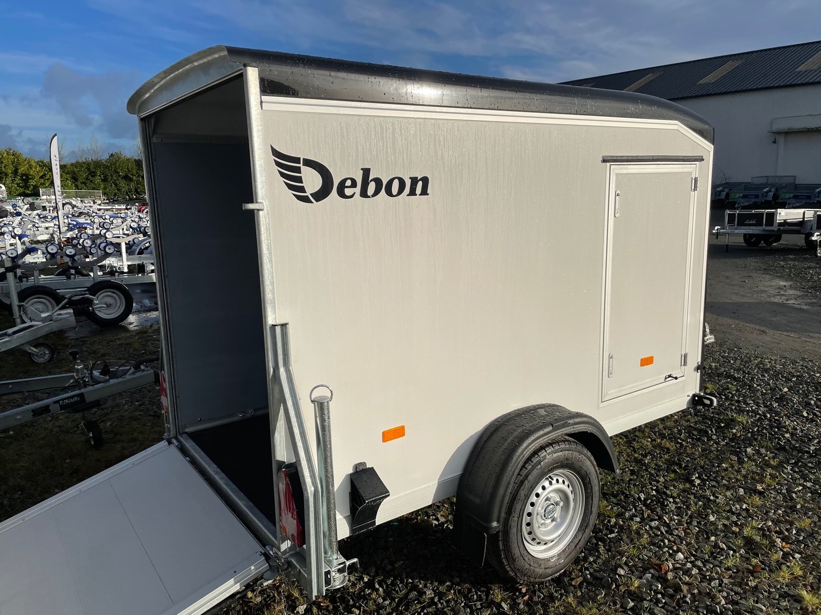 Remorque fourgon polyester DEBON C255 V2 - PTAC 750 à 1300 kg – Image 4