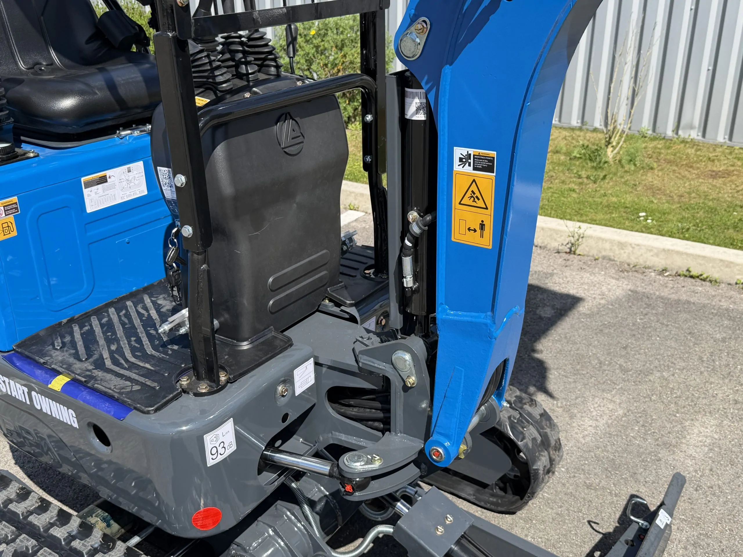 Mini-pelle Rippa R10-6 Moteur Koop – Image 3